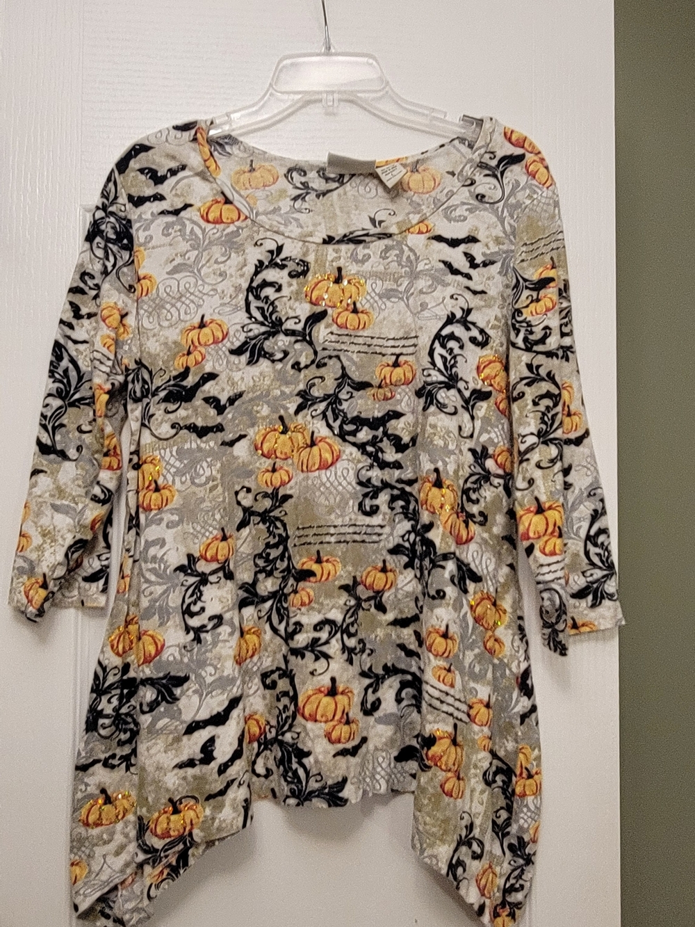 Gray Pumpkin-Print Tunic Top with 3/4 Sleeves